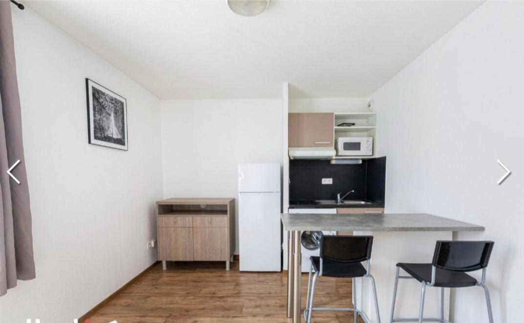 Appartement studio refait à neuf à Fréjus Extérieur photo
