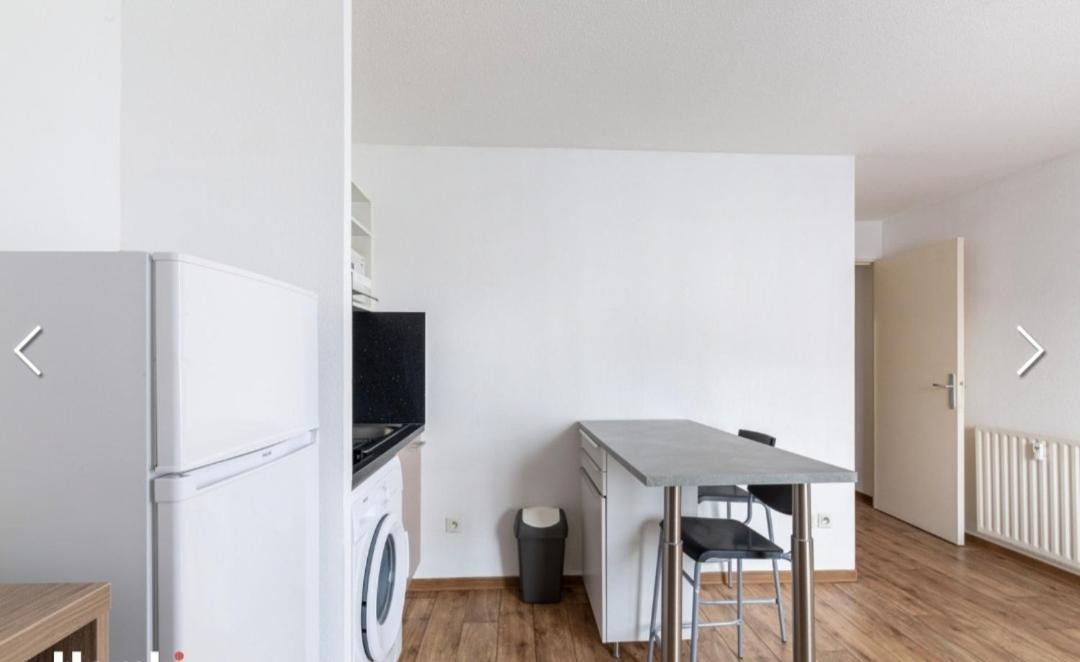 Appartement studio refait à neuf à Fréjus Extérieur photo