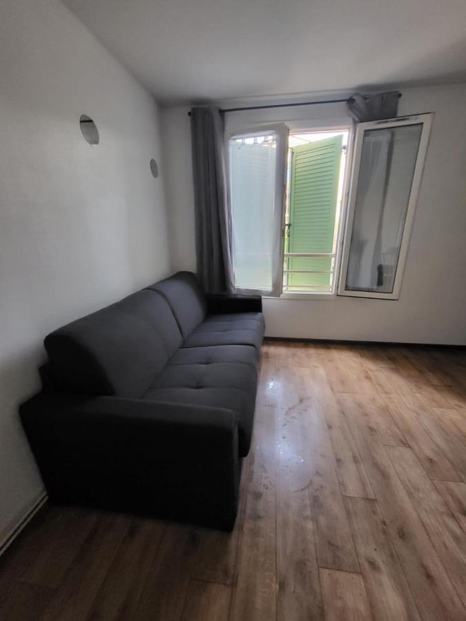 Appartement studio refait à neuf à Fréjus Extérieur photo