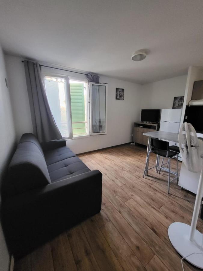 Appartement studio refait à neuf à Fréjus Extérieur photo